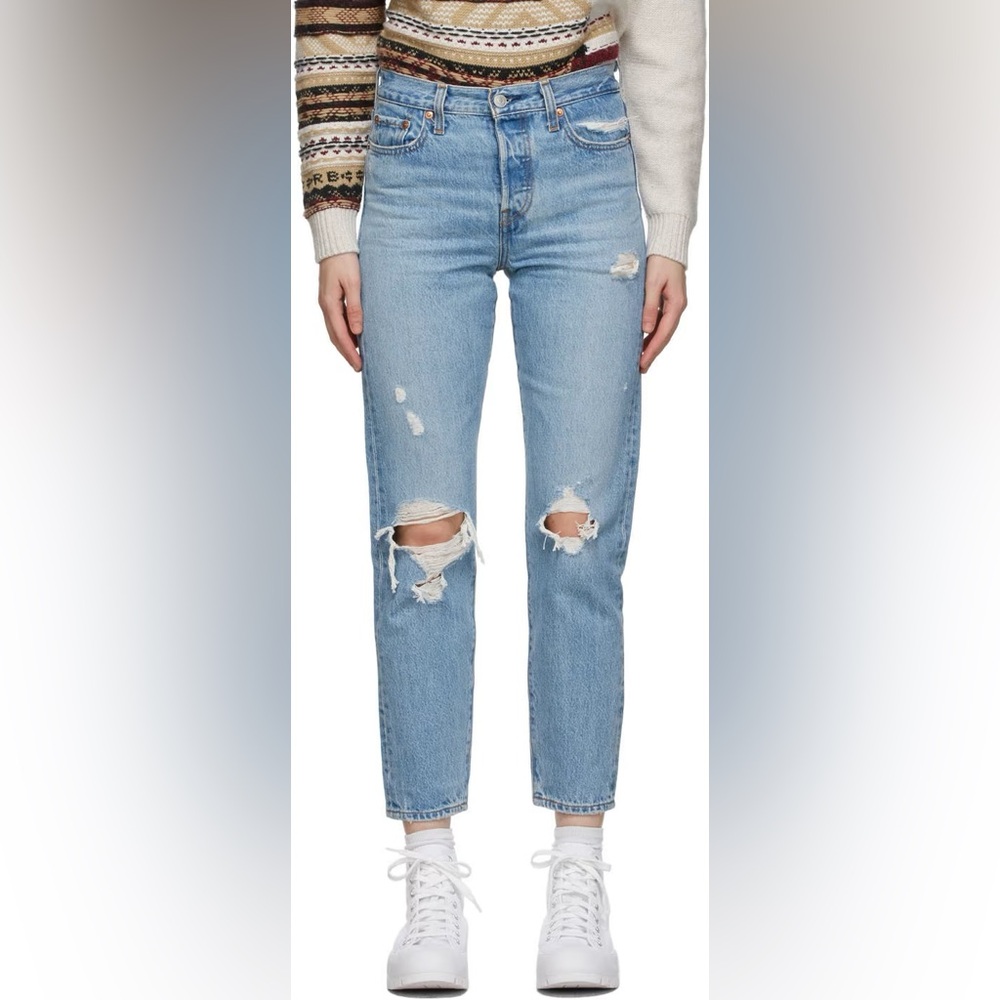 Levi’s distressed wedgie fit ankle jeans, size 26
